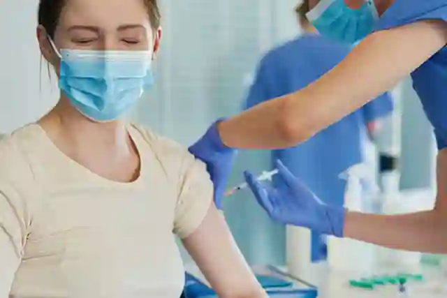 Tiêm Phòng Cho Mẹ Mang Thai Lần Đầu: 4 Mũi Tiêm Vaccine