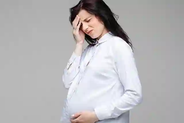 Phụ nữ mang thai nên uống gì khi bị đau đầu? 3 hướng dẫn