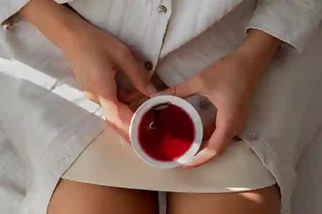 Ra Máu Như Hành Kinh Khi Mang Thai: 6 Nguyên Nhân