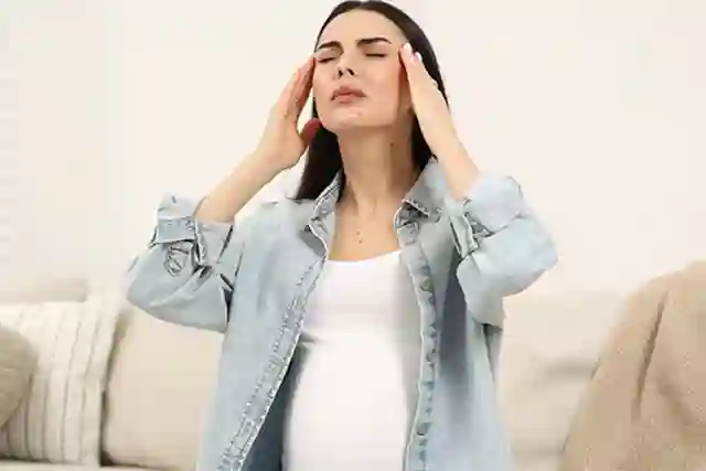 Phụ nữ mang thai nên uống gì khi bị đau đầu? 3 hướng dẫn