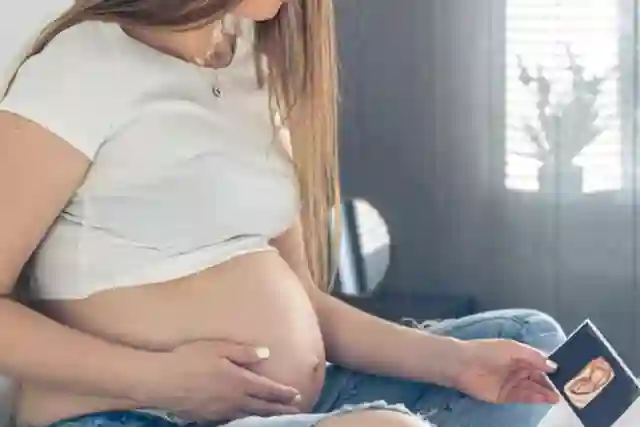 Tâm Lý Phụ Nữ Mang Thai 3 Tháng Đầu: Những Điều Cần Biết