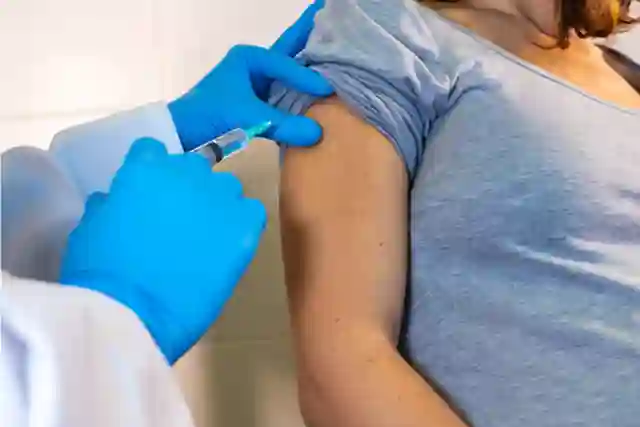 Tiêm Phòng Cho Mẹ Mang Thai Lần Đầu: 4 Mũi Tiêm Vaccine