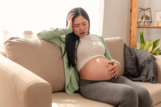 Đau bụng khi mang thai muộn: 3 sự thật quan trọng