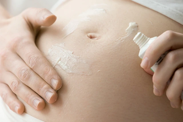 Chăm Sóc Da Cho Phụ Nữ Mang Thai: 4 Hướng Dẫn Toàn Diện