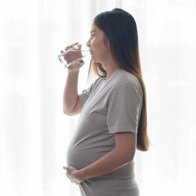Bà Bầu Nên Uống Bao Nhiêu Nước? 8 Hướng Dẫn Toàn Diện 